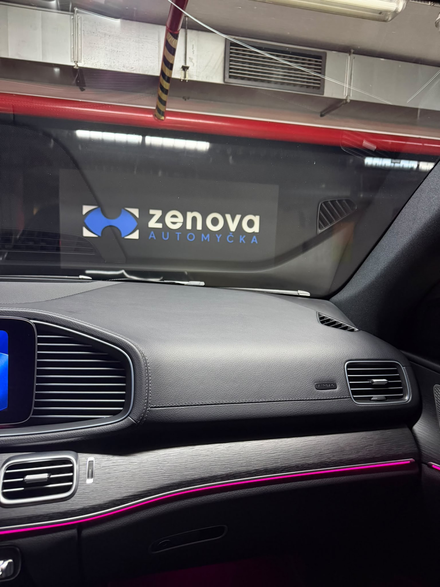 Vůz po mytí v Automyčce ZENOVA