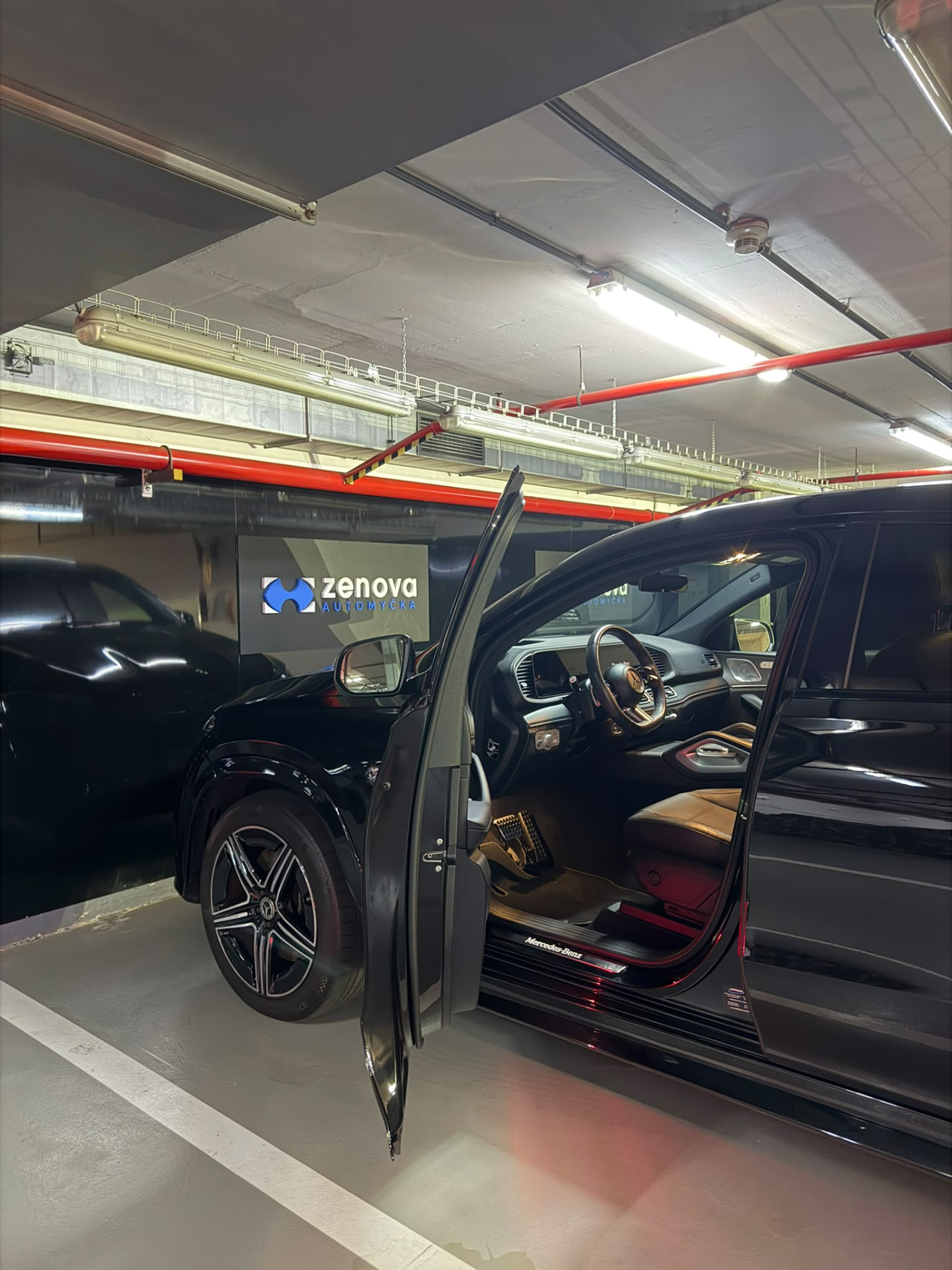 Připravený vůz Mercedes v Automyčce ZENOVA